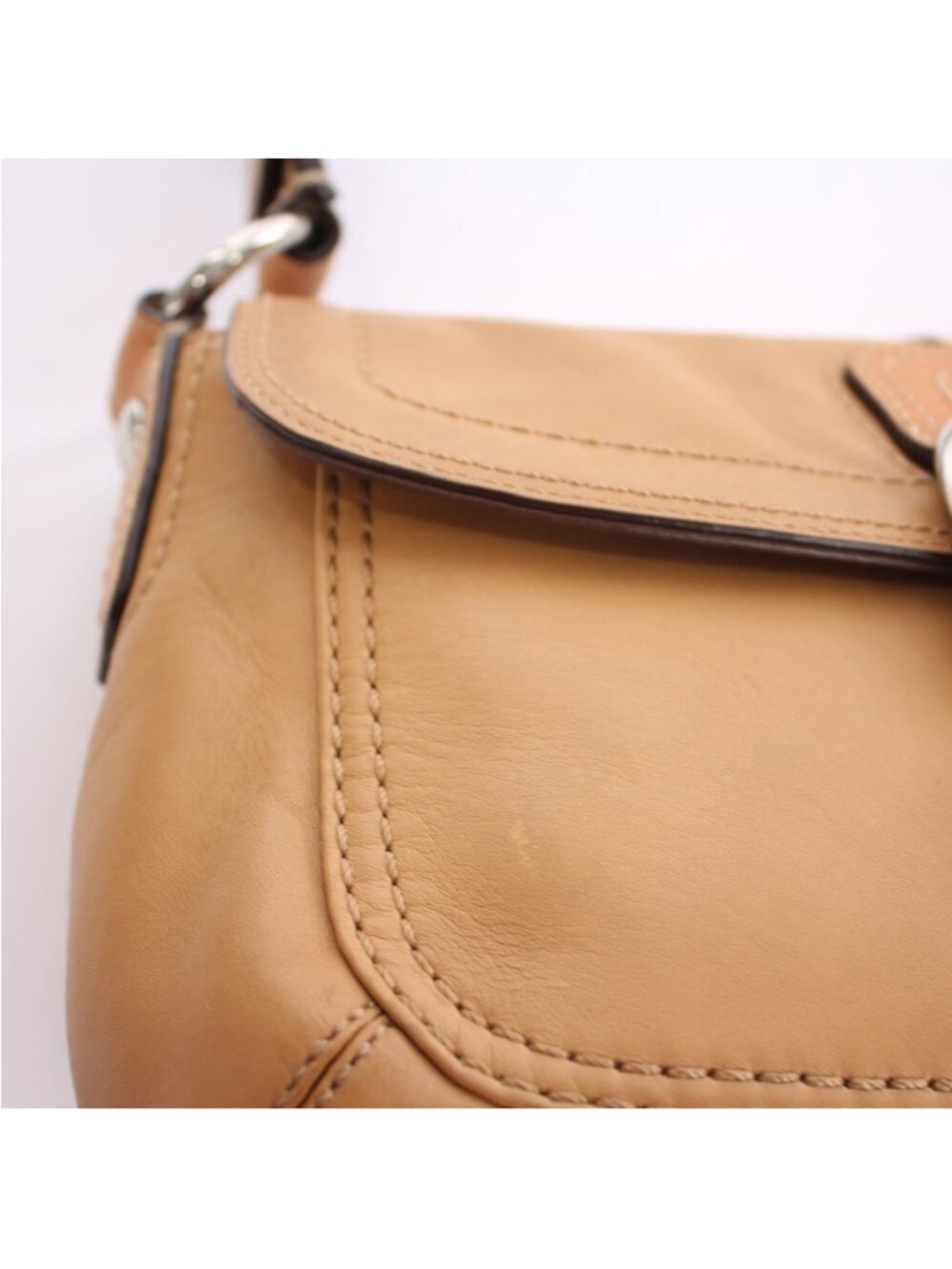 Coach Soho Leather Flap
Shoulder Bag Camel Buckle
Strap Vintage Y2K - Picture 12 of 14